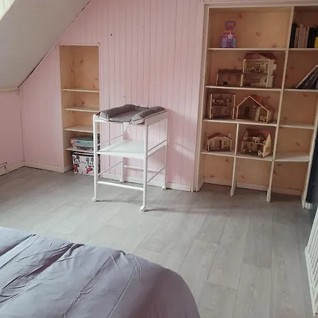 Maison Avec Terrasse Couverte Et Cour Exposee Sud *