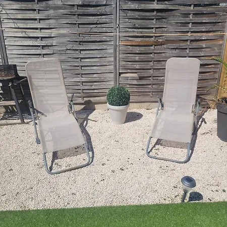 Maison Avec Terrasse Couverte Et Cour Exposee Sud Calais