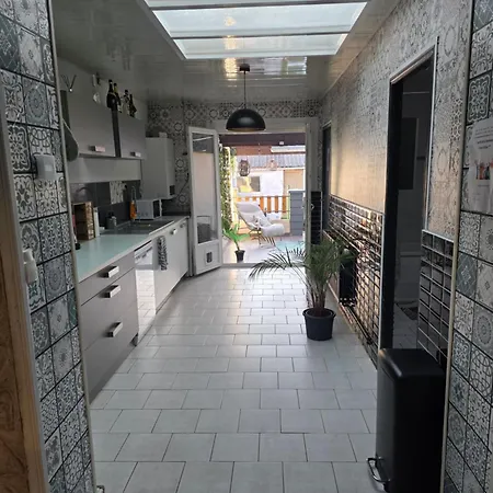 Maison Avec Terrasse Couverte Et Cour Exposee Sud Ferienhaus Calais